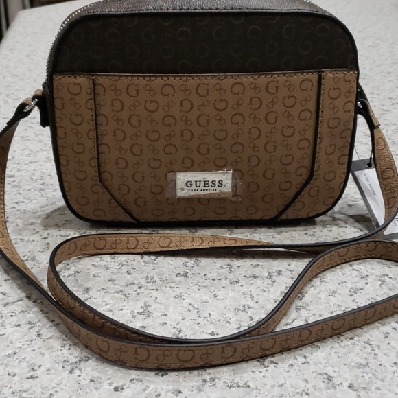 !!Final Price!! Guess Bag - Picture 2 of 5
